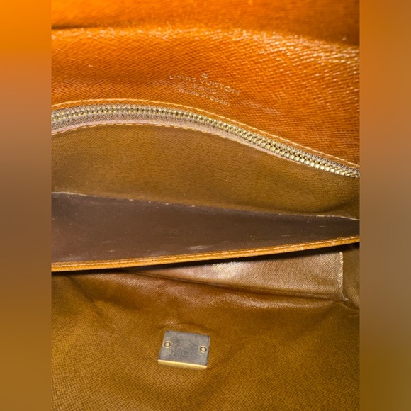 LOUIS VUITTON TAIGA SELENGA BROWN UNISEX CLUTCH - Picture 3 of 14